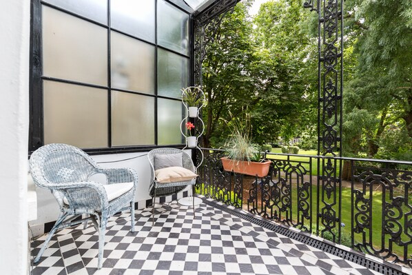 Apartment, 2 Bedrooms, Balcony | Balcony - Philbeach Balcony- 2bed flat in Earls Ct (London)