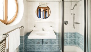 Shower, hair dryer, bidet, heated floors - Astor Apartments (Valdaora)