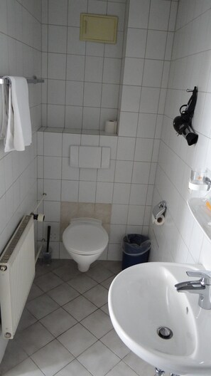 Quarto solteiro | Banheiro | Toalhas de banho 