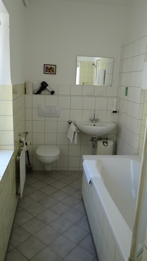 Doppelzimmer | Badezimmer | Handtücher