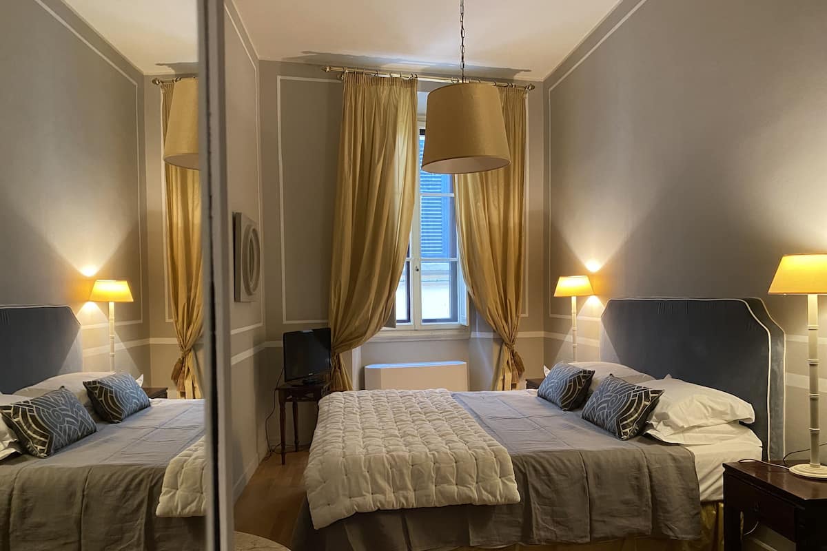 Classic Double or Twin Room | Desk, free cribs/infant beds, free WiFi, bed sheets