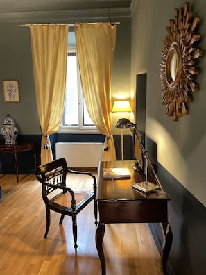 Desk, free cots/infant beds, free WiFi, bed sheets