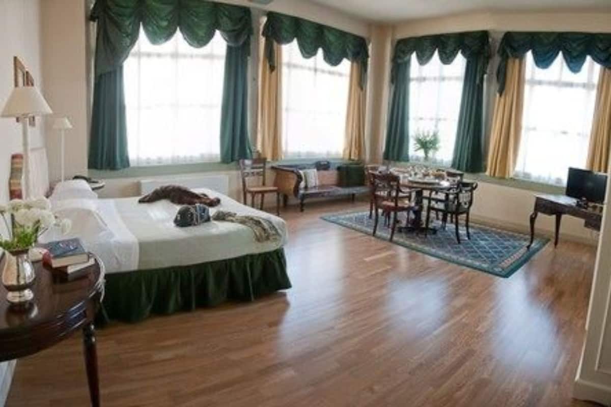 Suite, 2 Bedrooms, City View | Desk, free cribs/infant beds, free WiFi, bed sheets