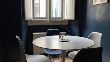 Quarto casal superior | Café e/ou cafeteira