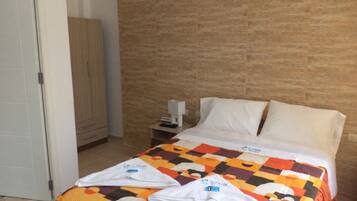 Comfort Double Room, 1 Double Bed | Minibar, in-room safe, iron/ironing board, free WiFi