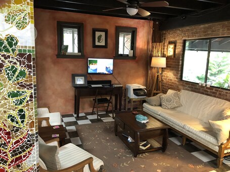 Rainforest Inn - Image 22