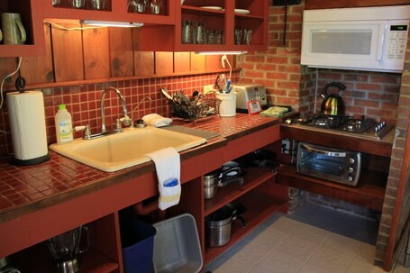 Rainforest Inn - Image 25