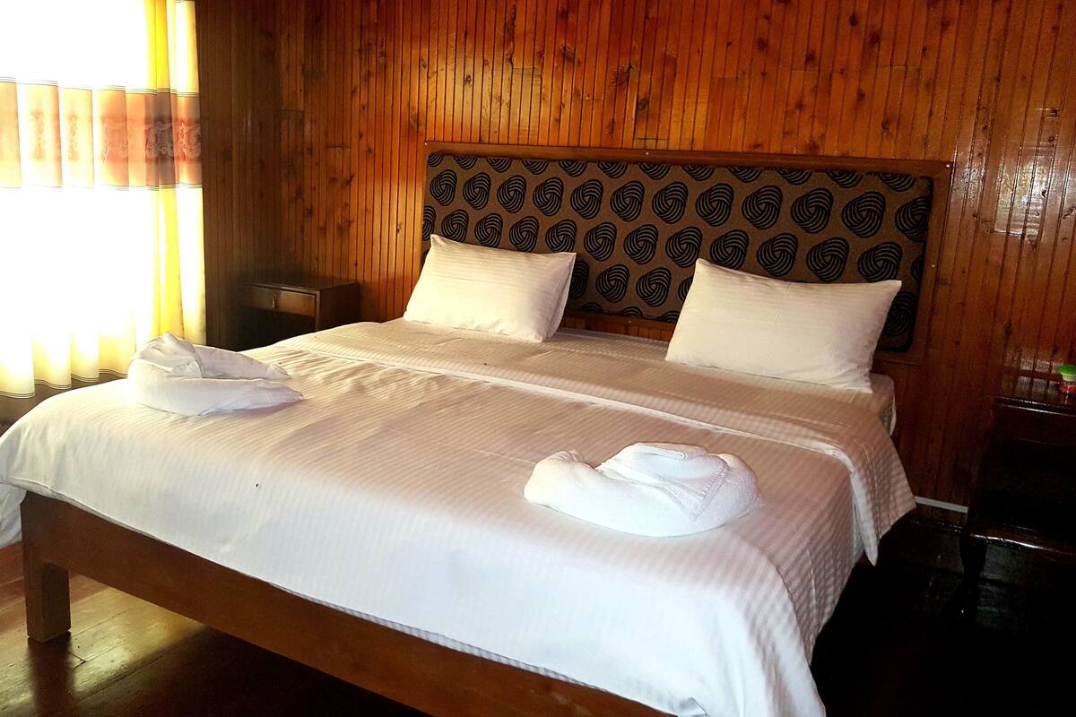 Deluxe-Doppelzimmer, 1 Schlafzimmer, Gartenblick, Bergseite