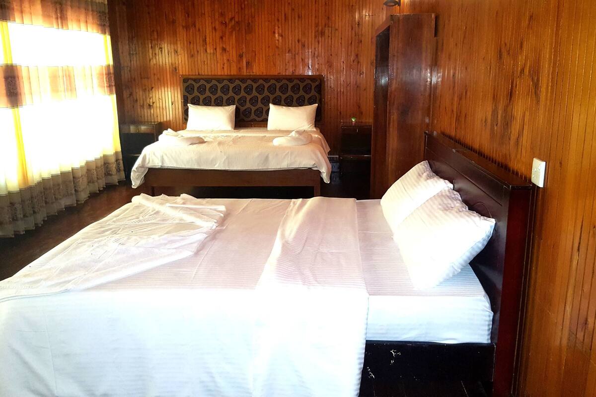 Deluxe-Dreibettzimmer, 1 Schlafzimmer, Gartenblick, Bergseite