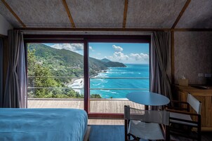 1 bedroom, premium bedding, down comforters, pillowtop beds