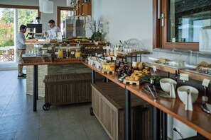 Desayuno buffet incluido todos los días