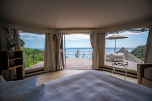 1 bedroom, premium bedding, down duvets, pillow-top beds - Sesta Terra Natural Resort (Framura)