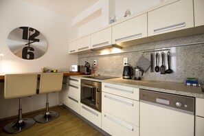 Design Studio Suite | Private kitchen | Fridge, oven, stovetop, dishwasher - Luxurious Apartment near Prague Castle (Prague)