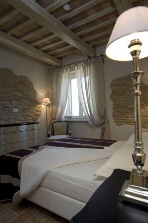 Minibar, in-room safe, desk, soundproofing