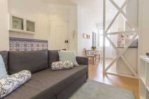 Apartamento, 1 quarto, cozinha | Sala de estar | TV de tela plana
