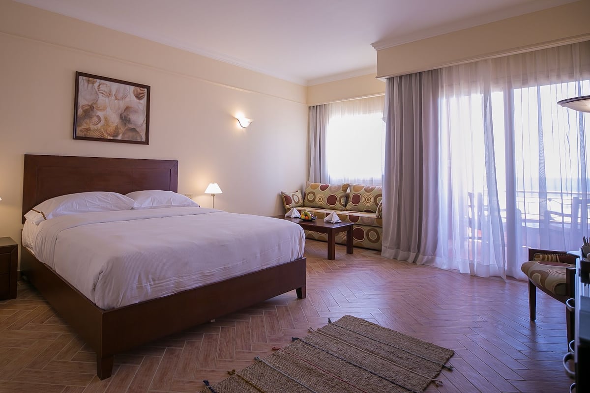 Classic Double or Twin Room, 1 Bedroom | 1 bedroom, premium bedding, Select Comfort beds, minibar