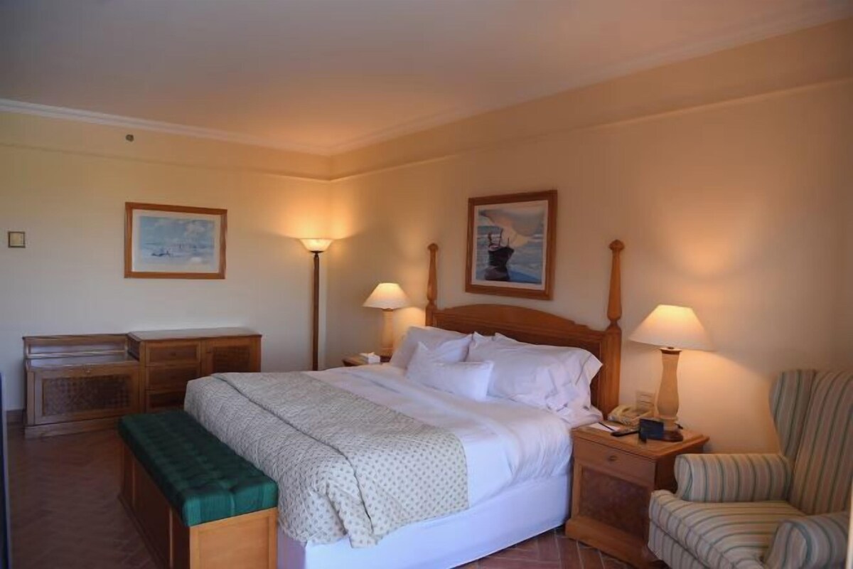 Premium bedding, Select Comfort beds, minibar, in-room safe