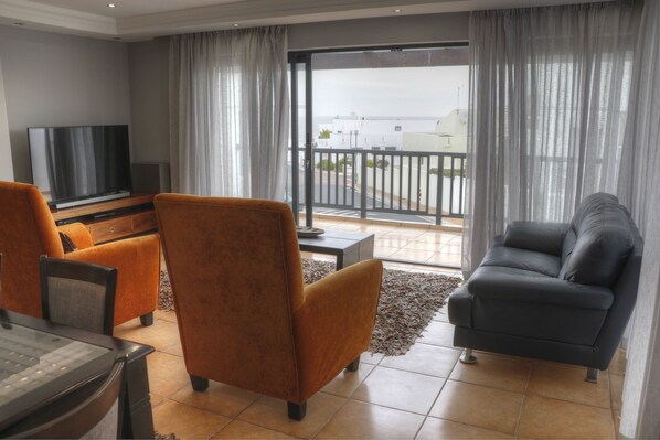 Living area - Cape Verde Drive (Cape Town)