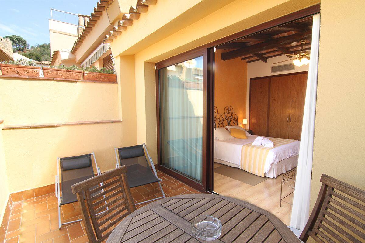 junior suite, terrace | terrace/patio