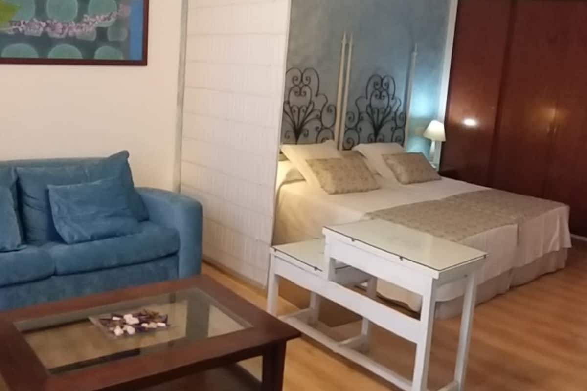 junior suite | in-room safe, desk, free wifi, bed sheets