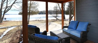 Lakefront Cottage with Stunning Lakeview