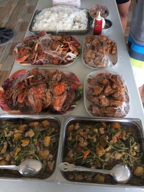 Restaurant - RMTM's Beachfront Accommodation (Caramoan)