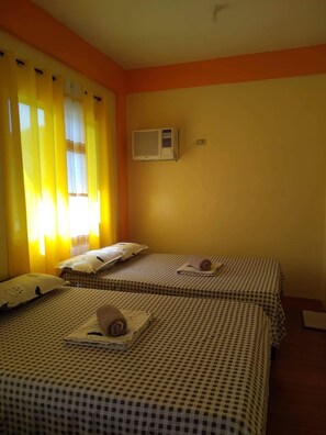 Basic Room | Free WiFi, bed sheets