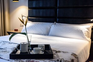Suíte grand | Roupas de cama premium, camas com colchões pillow-top, frigobar