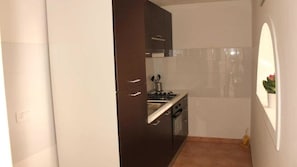 Superior Duplex, Balcony | Private kitchenette | Fridge, oven, stovetop, cookware/dishes/utensils - B&B La Torretta di Chiaia (Naples)