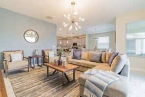 Family House, 6 Bedrooms | Premium bedding, individually decorated, individually furnished - Insight Hospitality (Davenport)