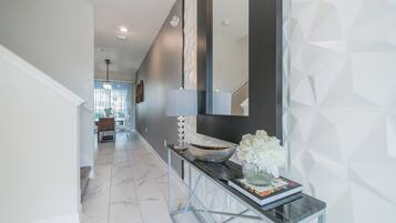 Familiehus, 4 soverom | Sengetøy av topp kvalitet, individuelt dekorert og individuelt innredet