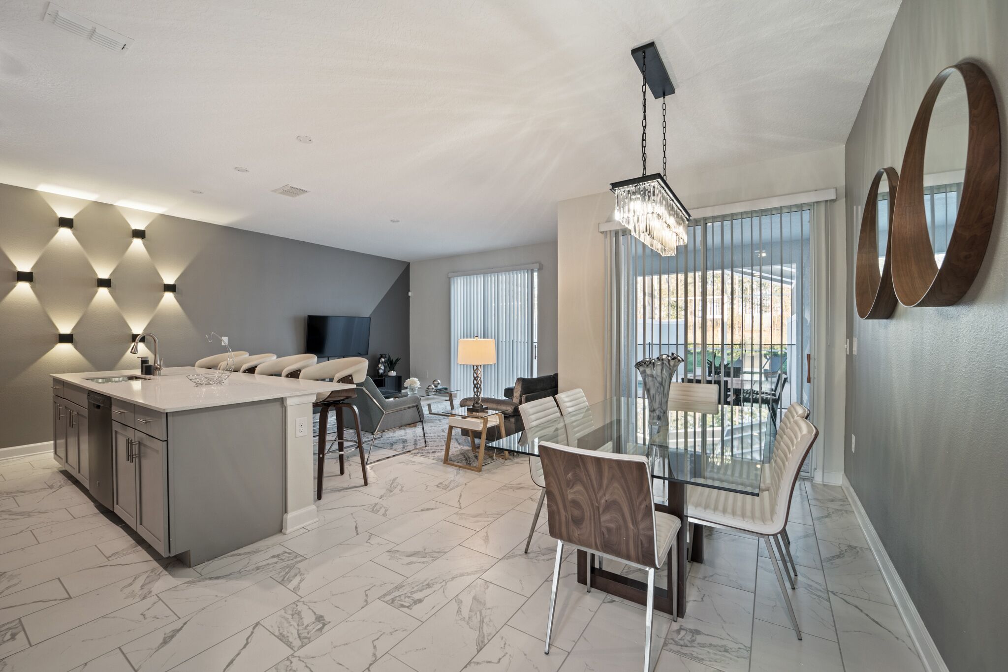 family house, 4 bedrooms | living area | 32-inch flat-screen tv with cable channels, tv