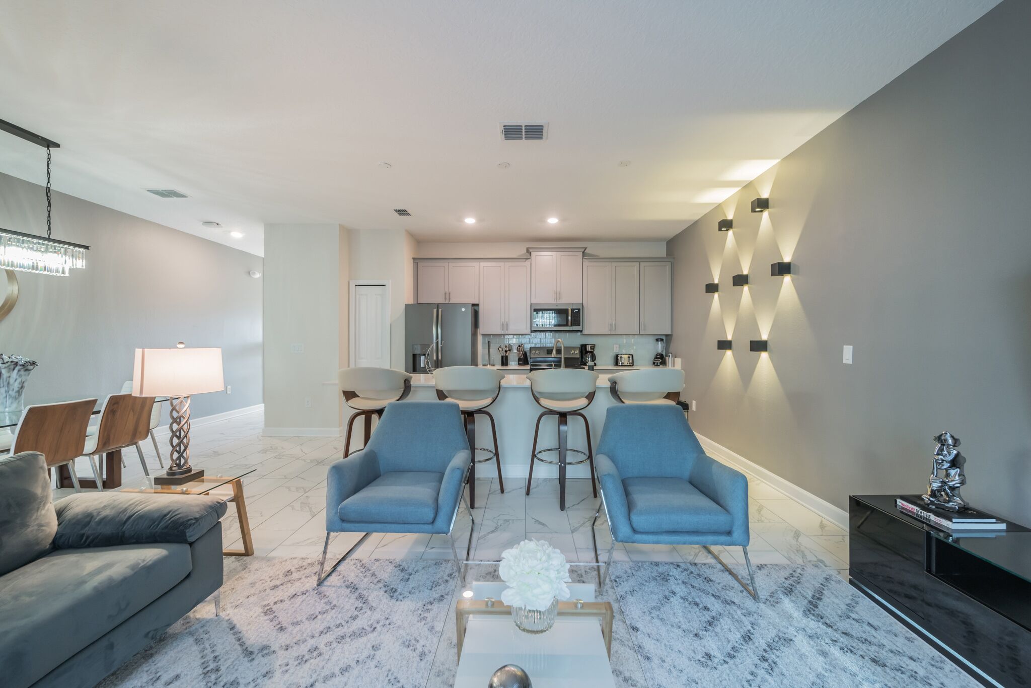 family house, 4 bedrooms | living area | 32-inch flat-screen tv with cable channels, tv