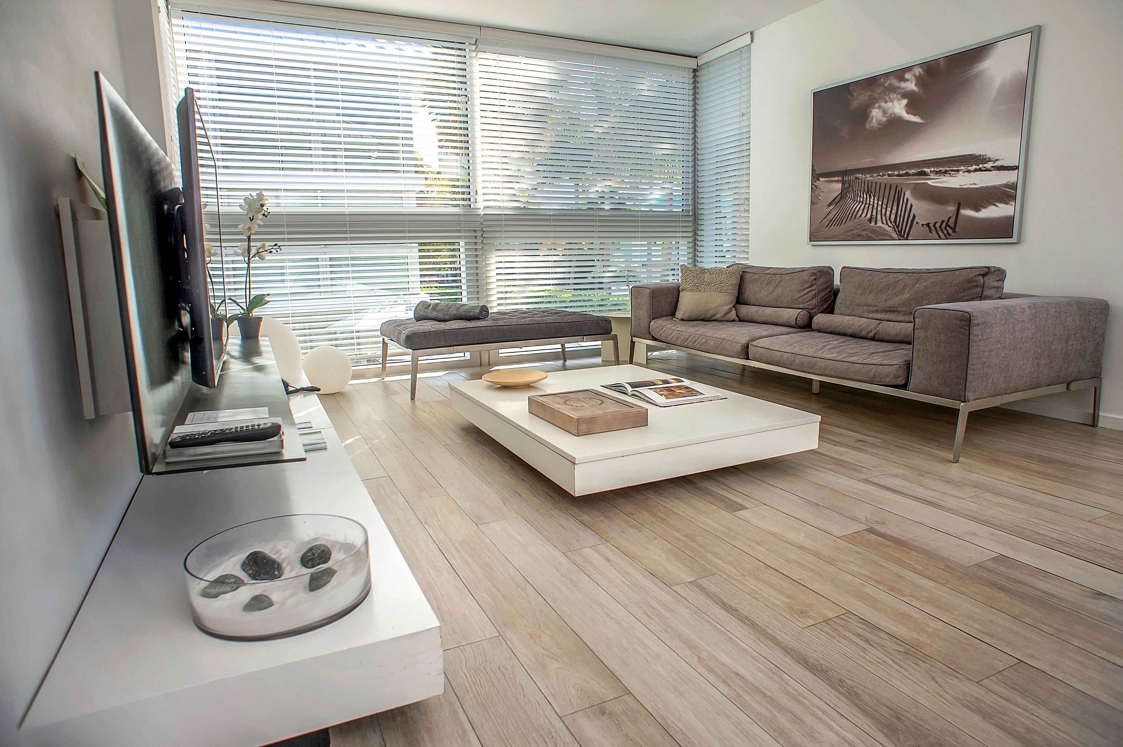 Apartment, 2 Schlafzimmer | Wohnbereich | 32-Zoll-Flachbildfernseher mit Kabelempfang, Fernseher