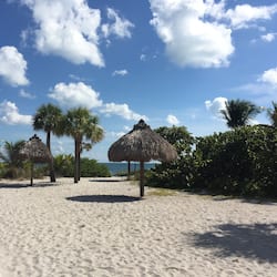 Private beach nearby, white sand, sun-loungers