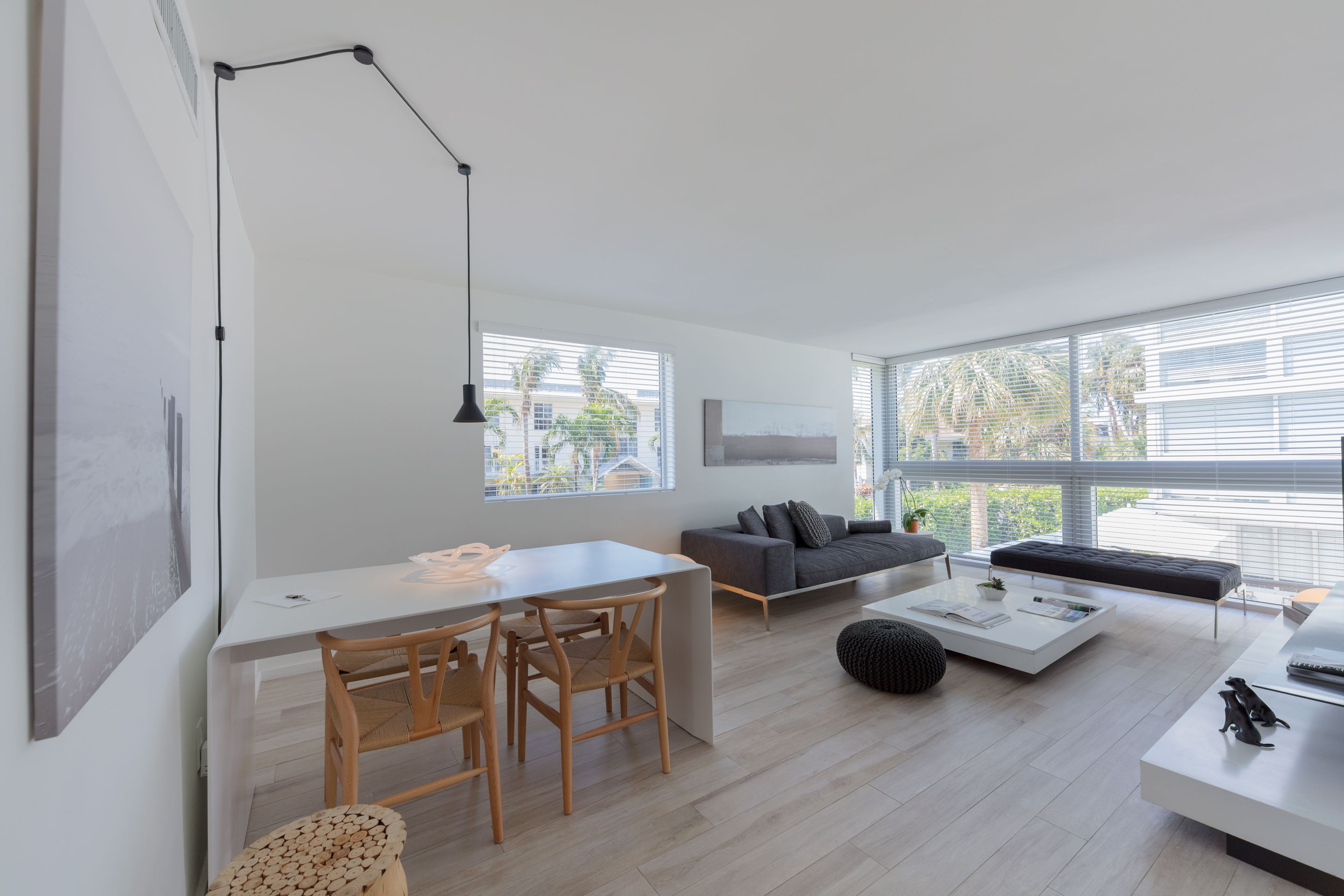 Apartment, 2 Schlafzimmer | Wohnbereich | 32-Zoll-Flachbildfernseher mit Kabelempfang, Fernseher