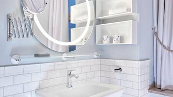 1 bedroom, in-room safe, desk, iron/ironing board