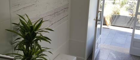 Dusj, bidé og håndklær