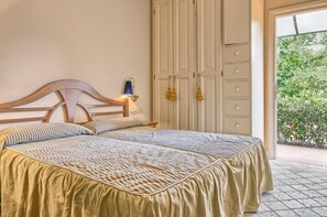 Minibar, in-room safe, desk, blackout curtains - Roccamare Resort - Hotel Casa di Levante (Castiglione della Pescaia)