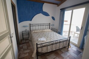 Comfort Double Room, City View | Minibar, in-room safe, desk, free WiFi - Coraje Room & Breakfast (Sciacca)