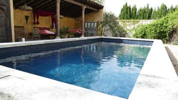 Piscina externa sazonal