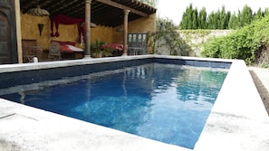 Seasonal outdoor pool - Mas du Puits d'Amour (Orange)