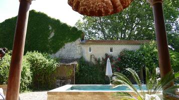 Außenpool (je nach Saison geöffnet)