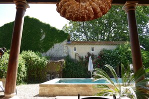 Seasonal outdoor pool - Mas du Puits d'Amour (Orange)