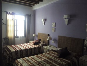 8 camere, con stile personalizzato, con arredamento individuale