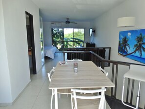 In-room dining - Mare by Andiani (Cancun)
