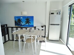 스튜디오 | 객실 내 식사 공간