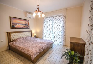 1 chambre, chambres insonorisées, fer et planche à repasser