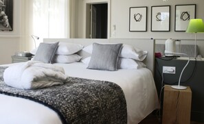 套房, 露台 | 客房内保险箱、特色装修、特色家居、办公桌