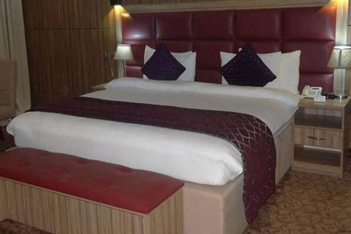 Coffres-forts dans les chambres, bureau, rideaux occultants